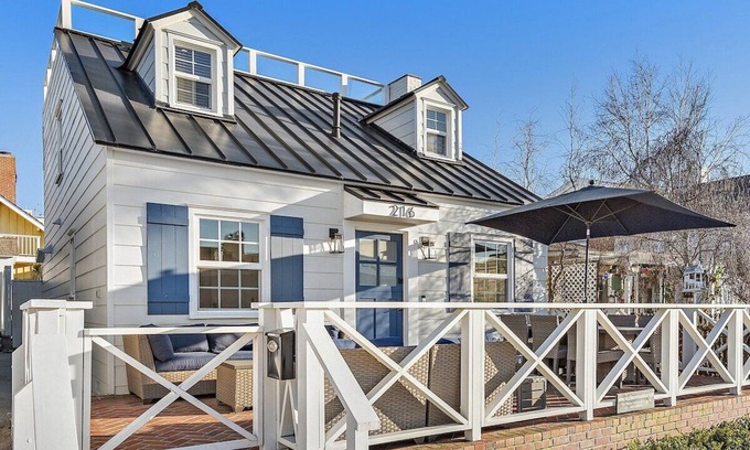 Corona del Mar Casa | Charming Beach Bungalow