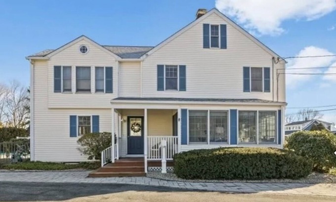 Clinton Casa | Charming beach home, complete with pool & cozy guest house!