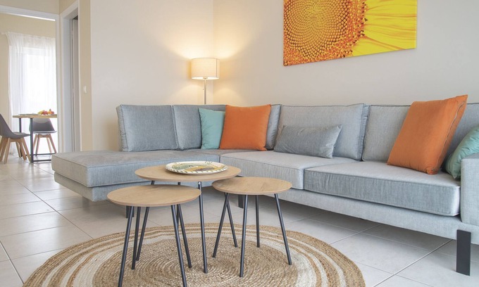 Nea Makri Condominio | Charming beach home next to crystal waters