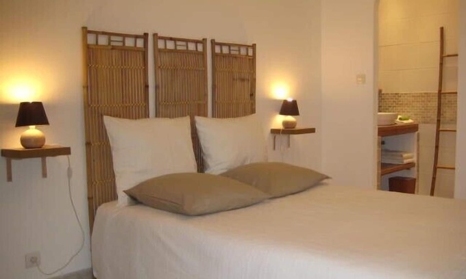 Les Mayons Cabaña | Bed and Breakfast con encanto en el corazón de la reserva natural de Maures