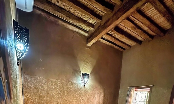 Amezrou Cama Y Desayuno | Charming bed & breakfast with WiFi and AC in serene Zagora