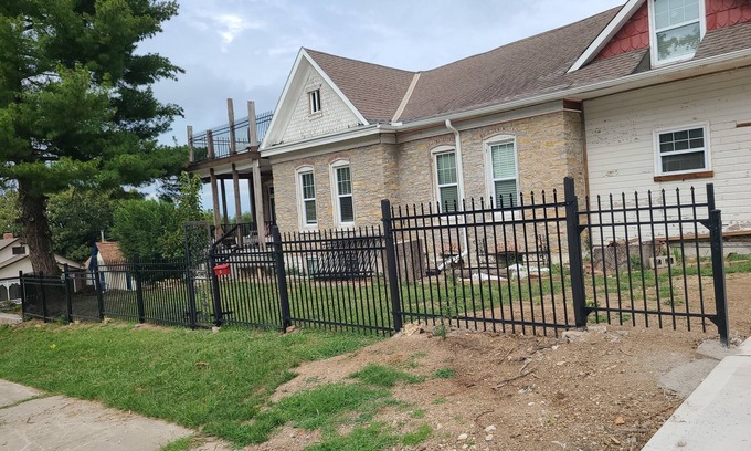 Kansas City Casa | Charming bedroom in a vintage house with AC, WiFi in fantastic Kansas City
