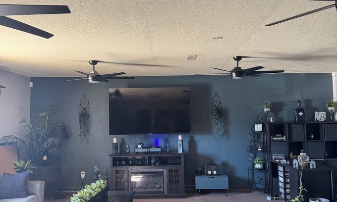 Apple Valley Casa | Charming bedroom with WiFi, AC in serene Apple Valley
