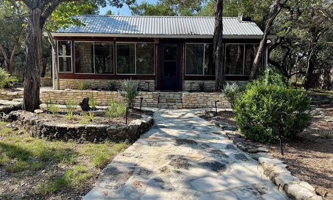 Wimberley Casa | Encanto Riverfront Cottage en 25 Acres W / profundo agujero de natación