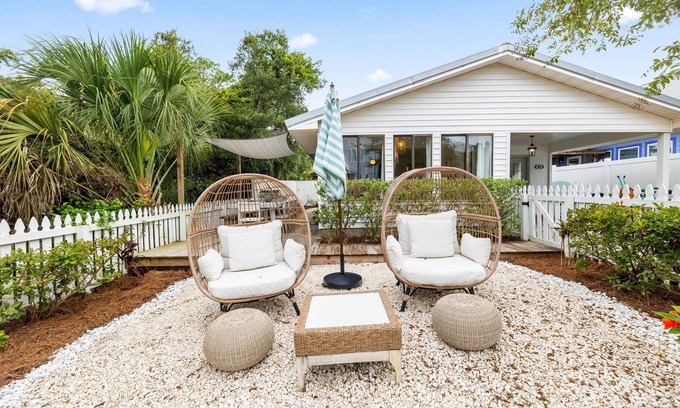 Santa Rosa Beach Casa | Charming Blue Mountain Bungalow in 30A. Walk or Golf Cart down to the sand.
