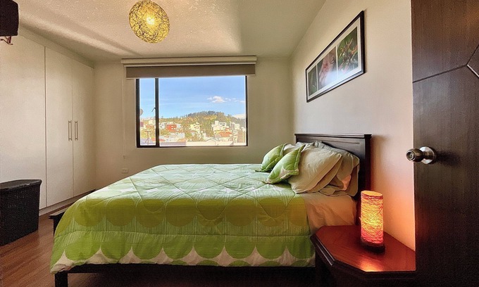 La Paz Apartamento | Charming Bohemian Suite with Mountain Views in Quito’s Artistic Heart