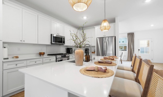 Greenacres Casa | Charming Brand New & Fully Furnished NW Home