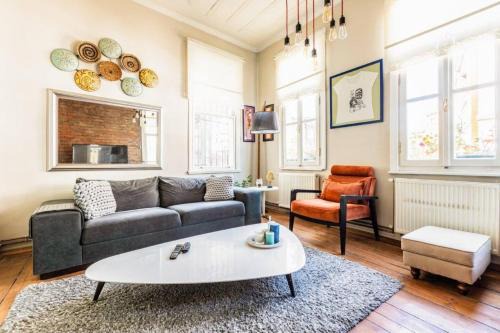 Balat Casa | Charming Bright Rustic 2bd2bath Balat Pad! #349