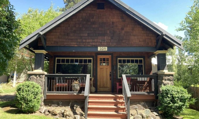 Old Bend Casa | Charming Bungalow in Walkable Old Bend