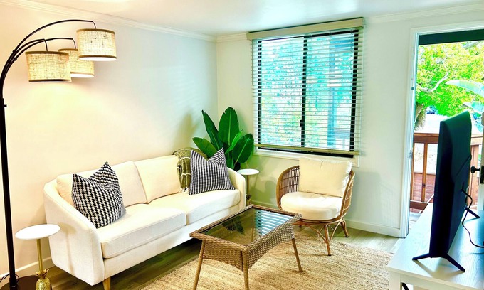 Alta Mesa Casa | Charming bungalow on the Mesa with AC in Santa Barbara