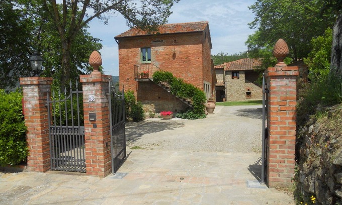 Poggiolo Cabaña | Encantadora casa de campo con piscina, enclavada en el corazón de Val Di Chiana