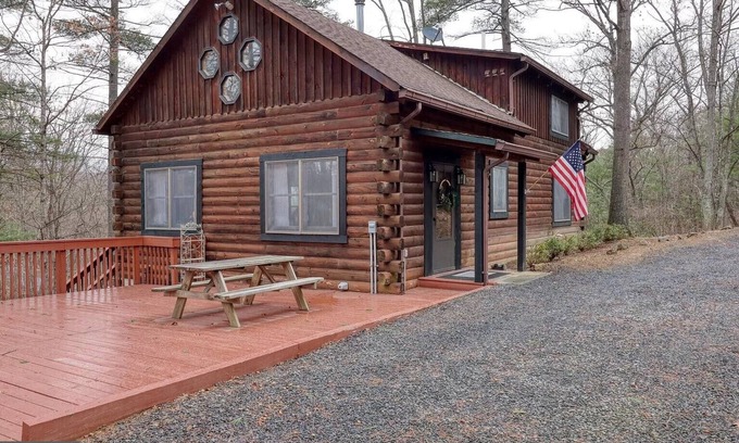 Mount Jackson Casa | Charming cabin at Bryce Resort. Includes ski passes for 6.