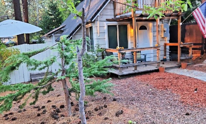 Kings Beach Cabina | Charming Cabin-Easy Access to Skiing-Walk to Beach