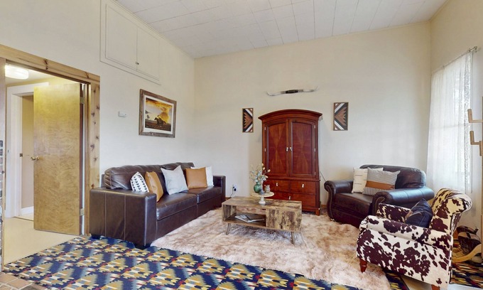 Crooked River Ranch Casa | Charming cabin on Long Hollow Ranch, dog friendly, w/ WiFi, AC, access to trails