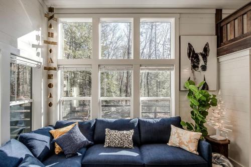 Monteagle Casa | Charming Cabin with Stunning Sights in Monteagle, Tennessee