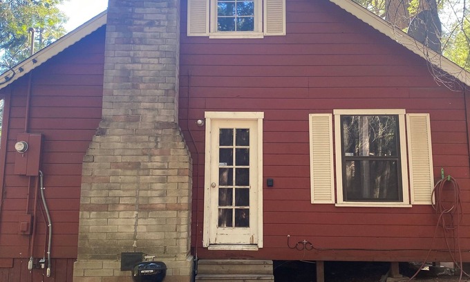 Long Barn Cabina | Charming cabin with WiFi in Long Barn - Perfect for a getaway,