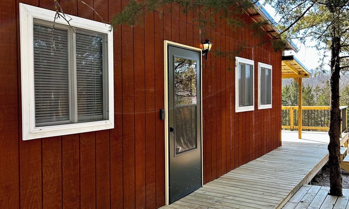 Eldon Cabina | Charming cabin with WiFi and AC in delightful Eldon