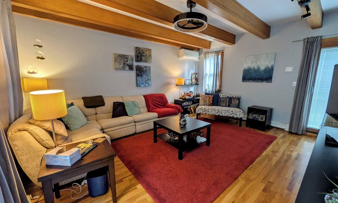 Central Square Casa | Charming Cambridge 2-BR townhome steps to MIT, Harvard, Red Line, food & more!
