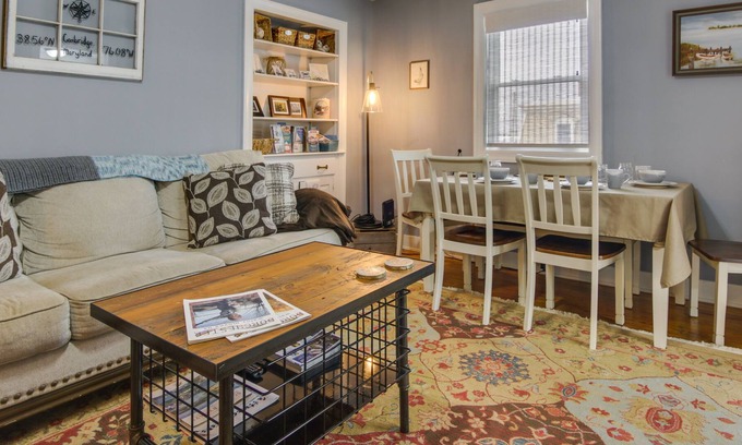 Cambridge Apartamento | Charming Cambridge Apartment - Walk to Downtown!
