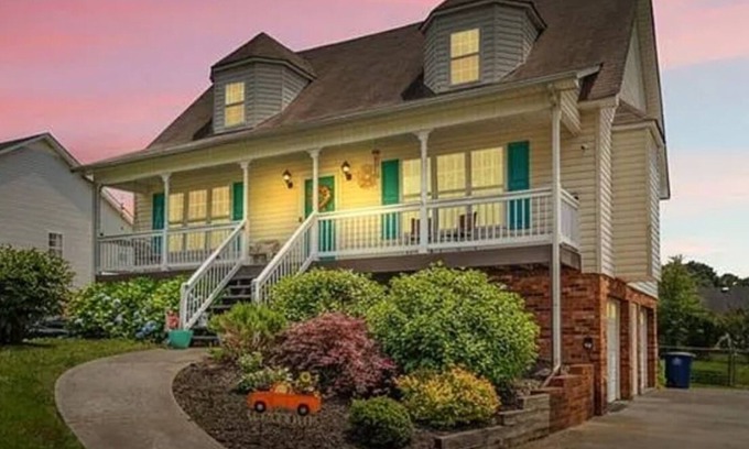Winston - Salem Casa | Charming Cape-Cod Retreat in South Winston Salem