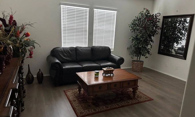Canyon Lake Apartamento | Charming Casita with private entrance in beautiful and secure neighborhood.