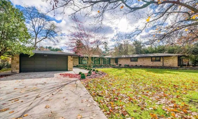 Rochester Casa | Charming central and remodeled 3-bedroom in fabulous Rochester/brighton