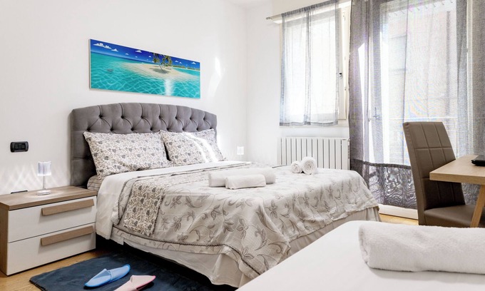 Marghera Cama Y Desayuno | Charming Centrally Located 2-Bedroom Apartment in Venice, Mestre , Italy