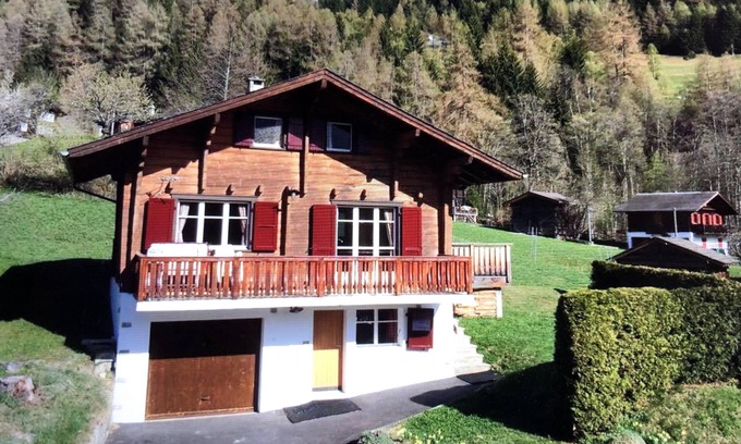 Ernen Chalet De Esquí | Chalet con encanto en pueblo auténtico con gran terraza soleada y magníficas vistas