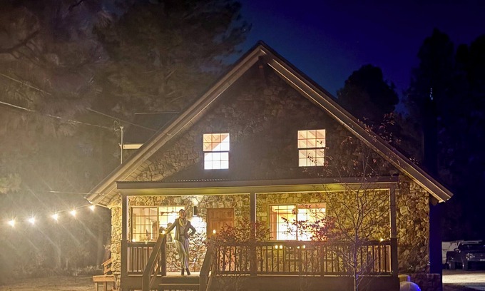 Deschutes River Woods Casa | Charming chalet in Bend Oregon