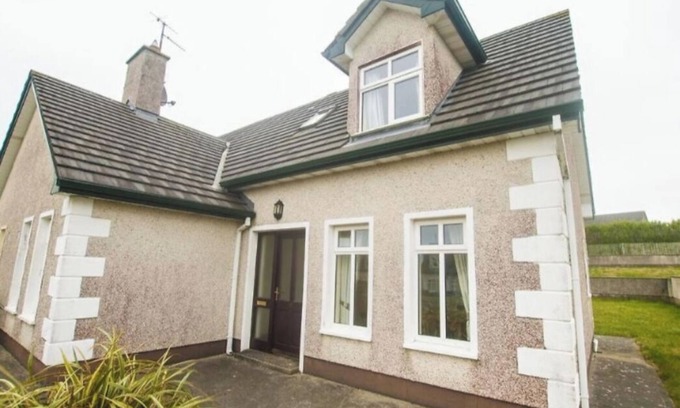Enniscrone Casa | Charming Coastal 3-bedroom house in Enniscrone