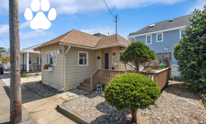 Stone Harbor Casa | Charming Coastal Cottage, In Stone Harbor, Two Blocks From The Beach!