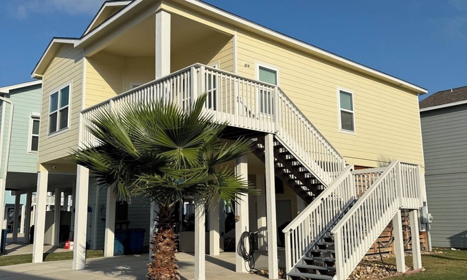 Rockport Casa | Charming Coastal Cottage with Community Pool