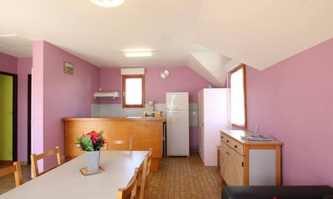 Surtainville Cabaña | Casa costera con jardín privado, 2 habitaciones, wifi, y admite mascotas