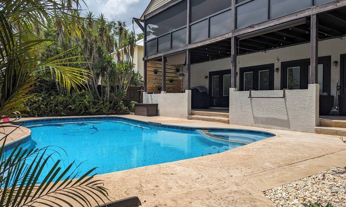 Cocoa Casa | Charming Cocoa Village Getaway