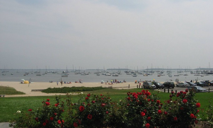 Hyannis Condominio | Condominio con Encanto en la sección histórica de Hyannis
