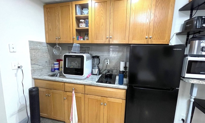 Beacon Hill Condominio | Charming condo with AC on Beacon Hill