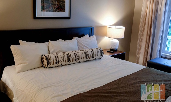 Oro-Medonte Complejo | Charming Copeland 1-bed Condo + patio + hot tub