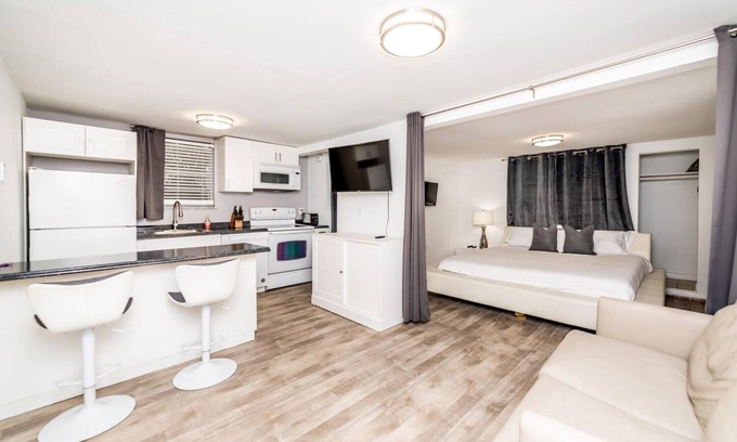 Buena Vista Apartamento | Charming cottage - 5 minutes design district - New bathroom! Fully renovated