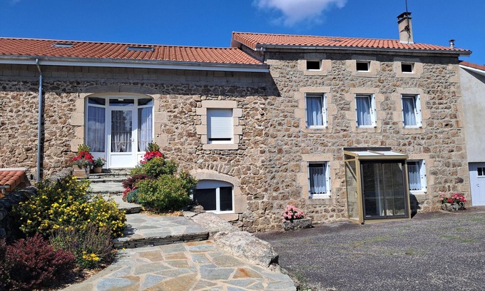 Raucoules Cabaña | Encantadora Casa Rural para 6 con Terraza y Wifi