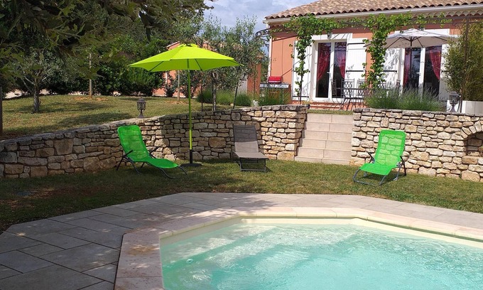 Orgnac-l'Aven Casa | Encantadora casa de campo con terraza privada y piscina.
