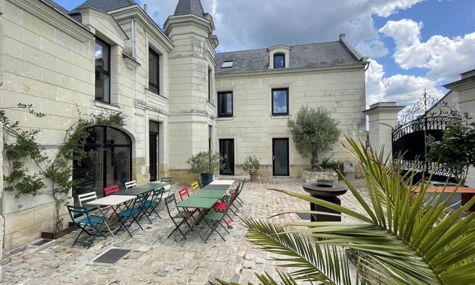 Avoine Cabaña | Encantadora Casa Rural en Avoine con Spa Privado y Jardín