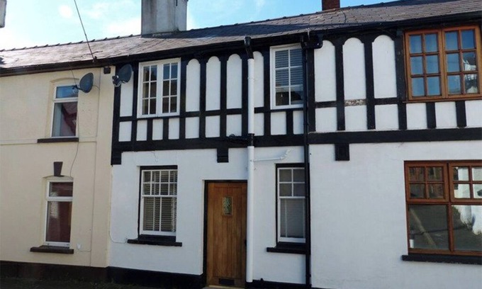Brecon Cabaña | Charming Cottage in Brecon, sleeps 6 people. Pets welcome!