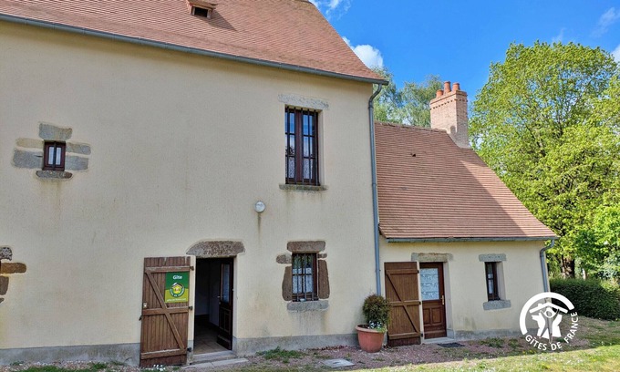 Livet Cabaña | Antiguo Presbiterio: Wifi, Lago, Mascotas, Bébé, Cerca de Evron y Sainte Suzanne
