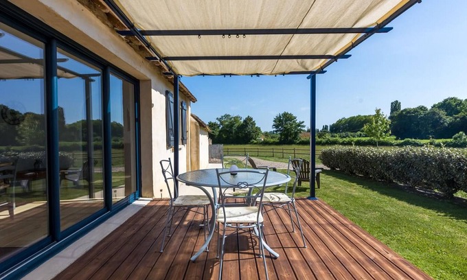 Montbizot Cabaña | ¡Gîte luminoso y acogedor cerca de Le Mans con jardín y terraza!