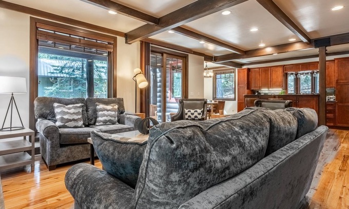 Homewood Cabaña | Charming Cottage on Forested Lot With Community Firepit; Near Ski Resort