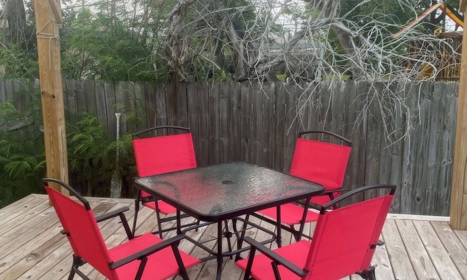 Aransas Pass Cabaña | Charming cottage , super close to the water park,Port Aransas ferry, Rockport.