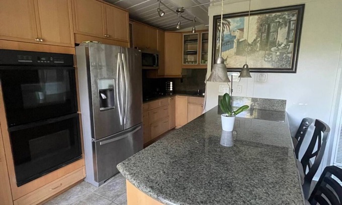 Point Loma Heights Cabaña | Charming Cottage-Style Apartment in the Heart of Ocean Beach