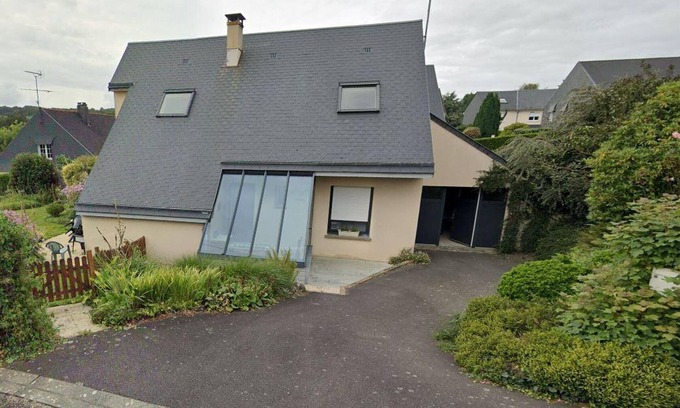 Le Neufbourg Cabaña | Casa rural con jardín bucolico, 4 hab., cerca de cascadas y vía verde, bicicletas disponibles