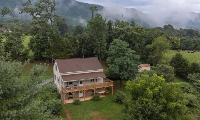 Stanley Cabaña | Charming Cottage w/ Incredible Views & Firepit