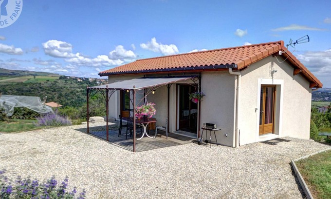 Genilac Cabaña | Casa rural acogedora con 2 dormitorios, terraza y jardín en Genilac